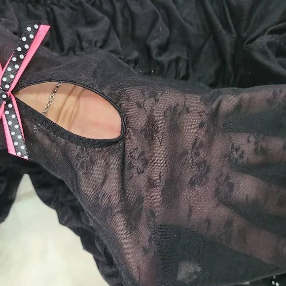 Victoria's Secret Pink and Black Chemise with Ruffled Edge - Picture 3 of 6